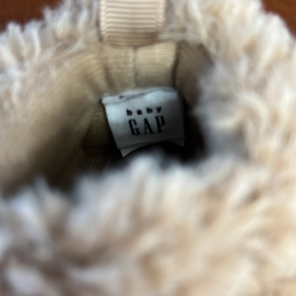 Baby Gap Sherpa booties - Picture 4 of 4